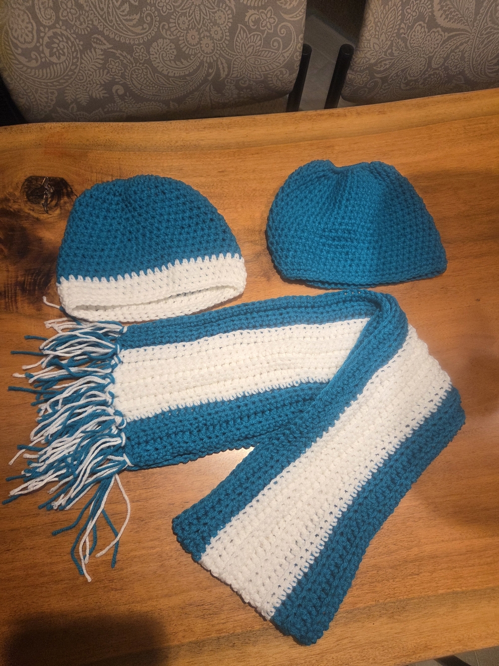 Womens Teal & White Crochet Hat and Scarf Set